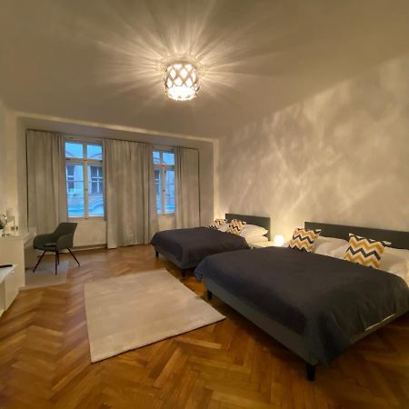 Spacious Apartment On Wenceslas Square Прага Экстерьер фото