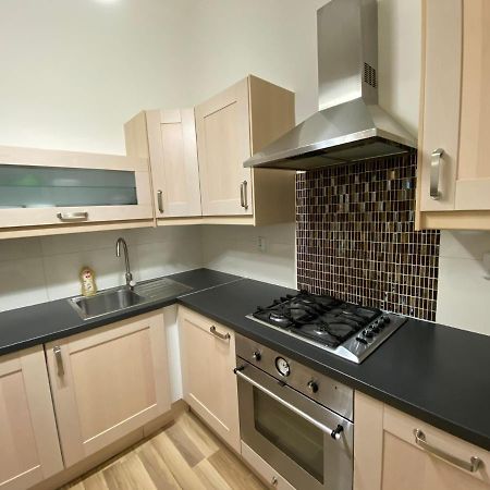 Spacious Apartment On Wenceslas Square Прага Экстерьер фото